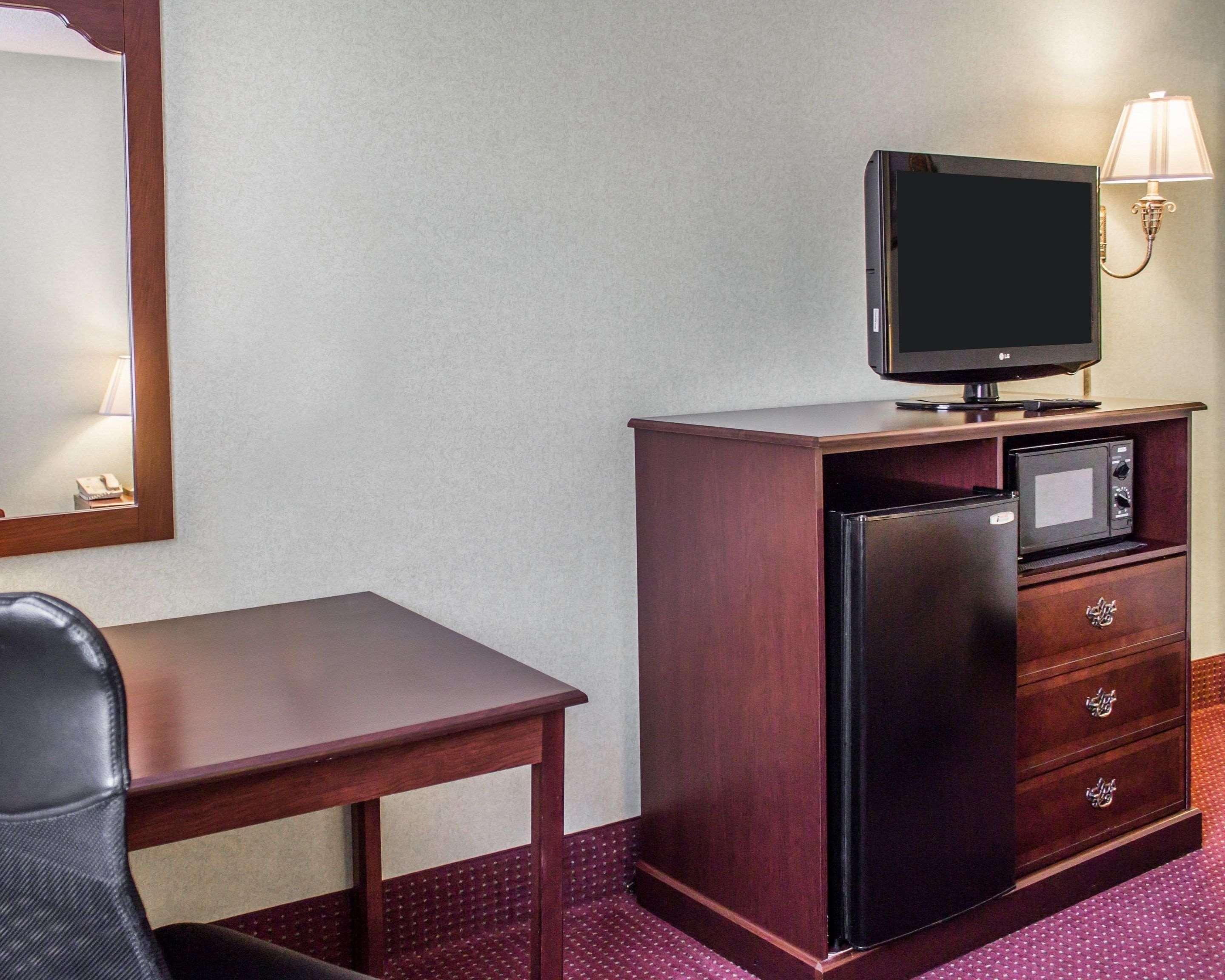 Quality Inn & Conference Center Franklin Bagian luar foto