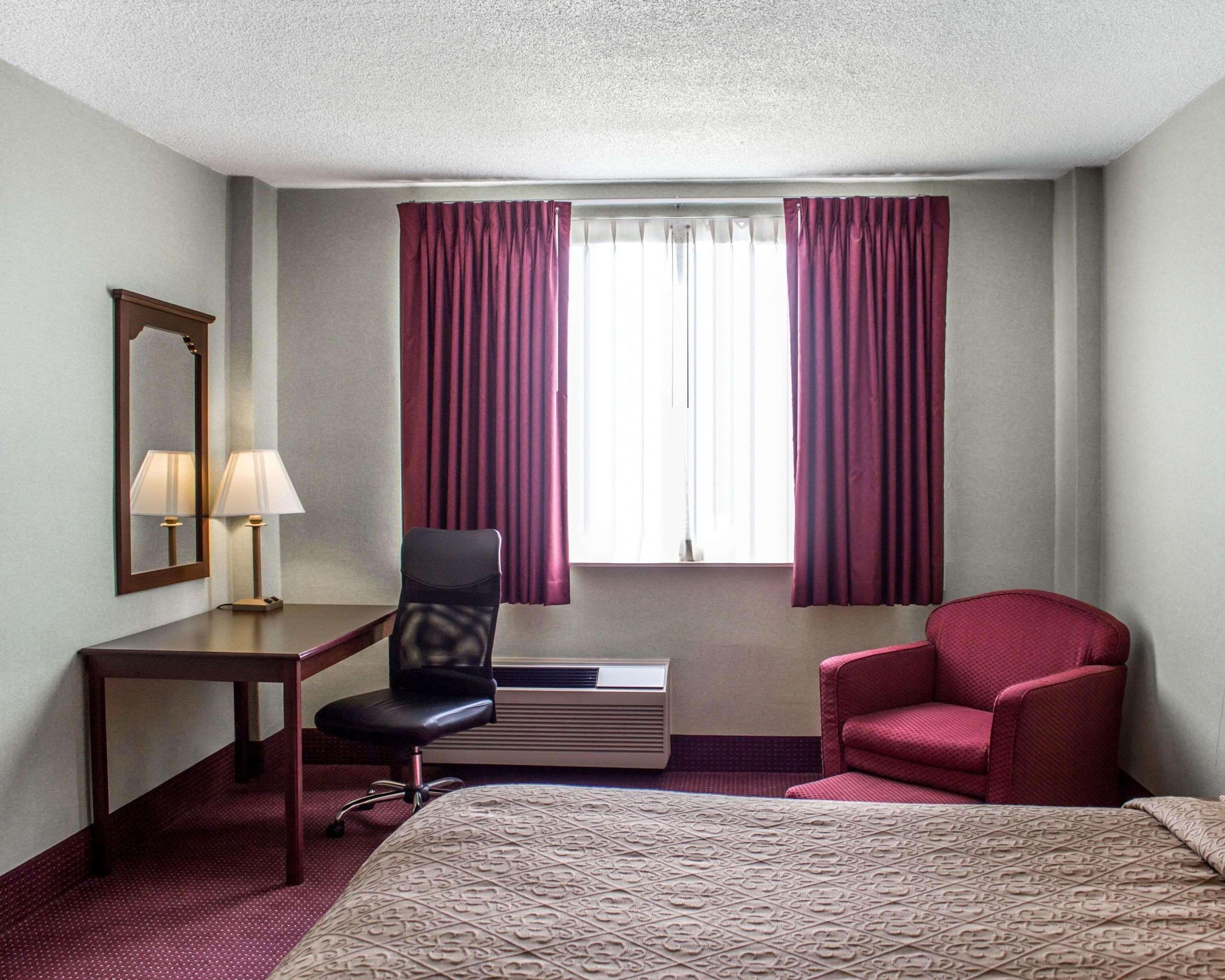 Quality Inn & Conference Center Franklin Bagian luar foto